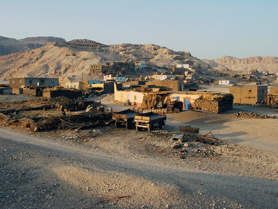 Der kleine Ort Scheikh Abd el-Qurna